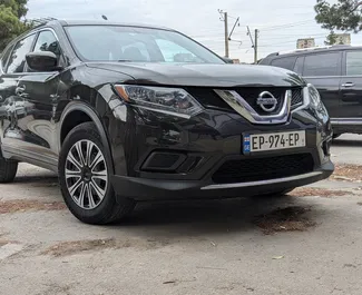 Vooraanzicht van een huurauto Nissan Rogue in Tbilisi, Georgië ✓ Auto #14121. ✓ Transmissie Automatisch TM ✓ 0 beoordelingen.