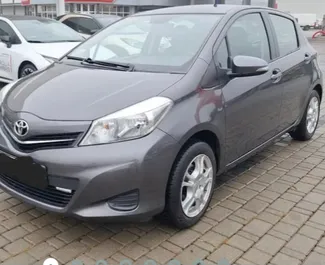 Autohuur Toyota Yaris #14302 Handmatig in Tirana, uitgerust met 1,0L motor ➤ Van Ervin in Albanië.