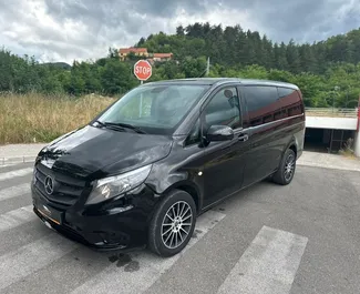Vooraanzicht van een huurauto Mercedes-Benz Vito Tourer Pro in Becici, Montenegro ✓ Auto #14185. ✓ Transmissie Automatisch TM ✓ 0 beoordelingen.