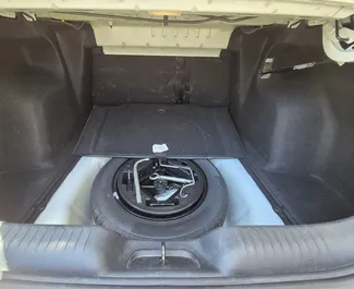 Benzine motor van 1,4L van Fiat Tipo 2020 te huur in Chania.
