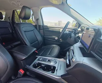 Autohuur Ford Explorer 2020 in in Georgië, met Benzine brandstof en 300 pk ➤ Vanaf 140 GEL per dag.