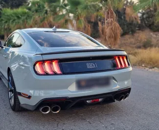 Vooraanzicht van een huurauto Ford Mustang Coupe in Alicante, Spanje ✓ Auto #14172. ✓ Transmissie Automatisch TM ✓ 0 beoordelingen.