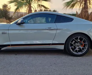 Benzine motor van L van Ford Mustang Coupe 2023 te huur in Alicante.