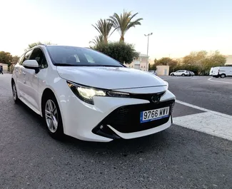 Vooraanzicht van een huurauto Toyota Corolla in Alicante, Spanje ✓ Auto #14173. ✓ Transmissie Automatisch TM ✓ 0 beoordelingen.
