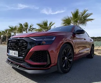 Vooraanzicht van een huurauto Audi RS Q8 in Alicante, Spanje ✓ Auto #11746. ✓ Transmissie Automatisch TM ✓ 0 beoordelingen.