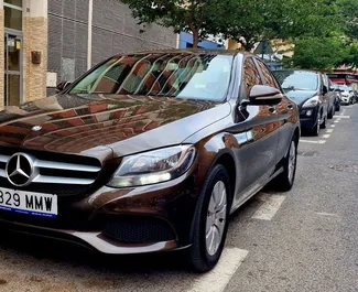 Vooraanzicht van een huurauto Mercedes-Benz C200 in Alicante, Spanje ✓ Auto #11716. ✓ Transmissie Automatisch TM ✓ 0 beoordelingen.