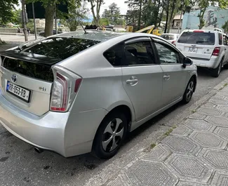 Autohuur Toyota Prius 2014 in in Georgië, met Hybride brandstof en  pk ➤ Vanaf 112 GEL per dag.