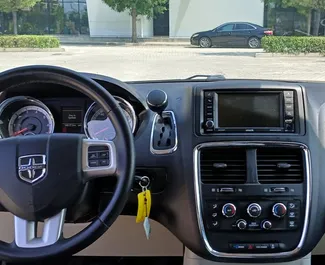 Verhuur Dodge Grand Caravan. Comfort, Minivan Auto te huur in Georgië ✓ Borg van Zonder Borg ✓ Verzekeringsmogelijkheden TPL, CDW.