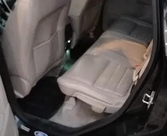 Benzine motor van 2,0L van Ford C-Max 2016 te huur in Tbilisi.