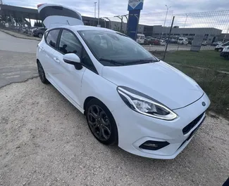 Vooraanzicht van een huurauto Ford Fiesta in Burgas, Bulgarije ✓ Auto #1641. ✓ Transmissie Automatisch TM ✓ 0 beoordelingen.