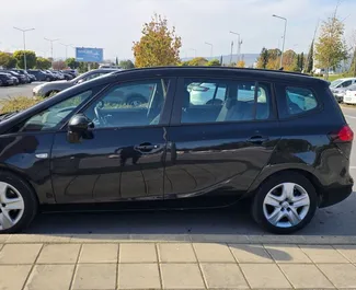 Vooraanzicht van een huurauto Opel Zafira in Burgas, Bulgarije ✓ Auto #1660. ✓ Transmissie Automatisch TM ✓ 1 beoordelingen.