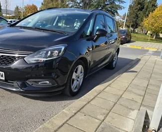Verhuur Opel Zafira. Comfort, Minivan Auto te huur in Bulgarije ✓ Borg van Borg van 100 EUR ✓ Verzekeringsmogelijkheden TPL, CDW, SCDW, FDW, Diefstal, Buitenland, Jonge, Geen storting.