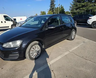 Verhuur Volkswagen Golf 7. Economy, Comfort Auto te huur in Bulgarije ✓ Borg van Borg van 100 EUR ✓ Verzekeringsmogelijkheden TPL, CDW, SCDW, FDW, Diefstal, Buitenland, Jonge, Geen storting.