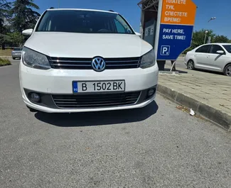 Diesel motor van 1,6L van Volkswagen Touran 2015 te huur in Burgas.