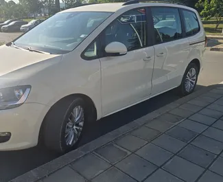 Verhuur Volkswagen Sharan. Comfort, Minivan Auto te huur in Bulgarije ✓ Borg van Borg van 100 EUR ✓ Verzekeringsmogelijkheden TPL, CDW, SCDW, FDW, Diefstal, Buitenland, Jonge, Geen storting.