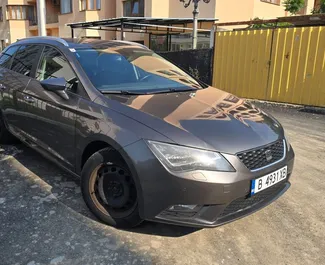 Diesel motor van 1,6L van SEAT Leon ST 2017 te huur in Burgas.