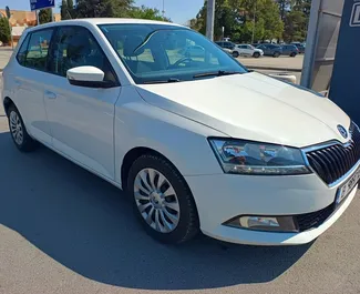 Vooraanzicht van een huurauto Skoda Fabia in Burgas, Bulgarije ✓ Auto #14571. ✓ Transmissie Automatisch TM ✓ 0 beoordelingen.