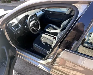 Verhuur Skoda Rapid. Economy, Comfort Auto te huur in Bulgarije ✓ Borg van Borg van 100 EUR ✓ Verzekeringsmogelijkheden TPL, CDW, SCDW, FDW, Diefstal, Buitenland, Jonge, Geen storting.