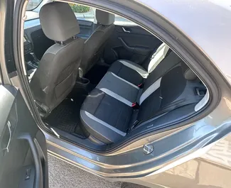Benzine motor van 1,2L van Skoda Rapid 2018 te huur in Burgas.