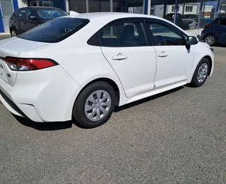 Verhuur Toyota Corolla Sedan. Economy, Comfort Auto te huur in Cyprus ✓ Borg van Borg van 450 EUR ✓ Verzekeringsmogelijkheden TPL, CDW.