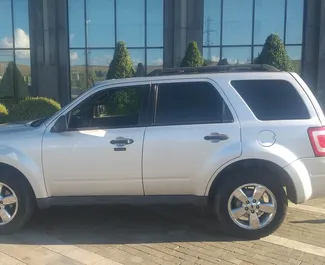 Benzine motor van 2,5L van Ford Escape 2012 te huur in Tbilisi.