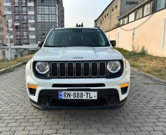 Vooraanzicht van een huurauto Jeep Renegade in Tbilisi, Georgië ✓ Auto #14463. ✓ Transmissie Automatisch TM ✓ 0 beoordelingen.
