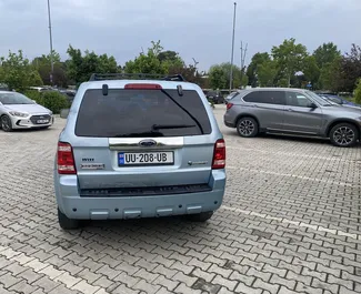 Hybride motor van 2,5L van Ford Escape 2008 te huur in Tbilisi.