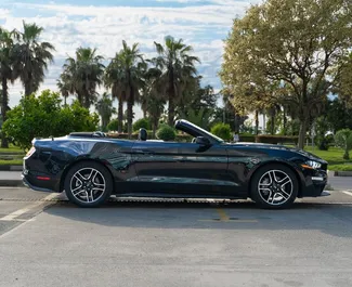 Benzine motor van 2,3L van Ford Mustang Cabrio 2019 te huur in Batumi.