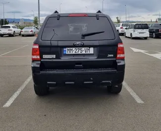 Benzine motor van 3,0L van Ford Escape 2012 te huur in Tbilisi.