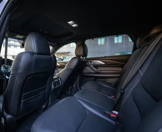 Interieur van Mazda CX-9 te huur in Georgië. Een geweldige auto met 7 zitplaatsen en een Automatisch transmissie.