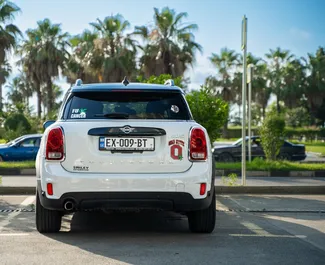 Mini Countryman Cooper 2020 beschikbaar voor verhuur in Batumi, met een kilometerlimiet van 300 km/dag.