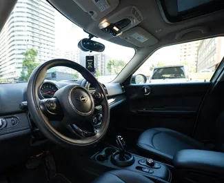 Benzine motor van 1,5L van Mini Countryman Cooper 2020 te huur in Batumi.