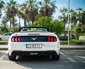 Benzine motor van 2,3L van Ford Mustang Cabrio 2019 te huur in Batumi.