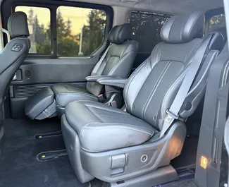 Hyundai Staria 2025 beschikbaar voor verhuur in Tbilisi, met een kilometerlimiet van 250 km/dag.