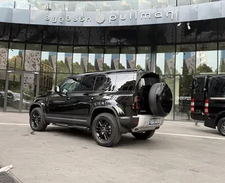 Land Rover Defender 2025 beschikbaar voor verhuur in Tbilisi, met een kilometerlimiet van 250 km/dag.