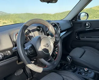 Mini Countryman Cooper S 2020 met Vooraandrijving systeem, beschikbaar in Tbilisi.