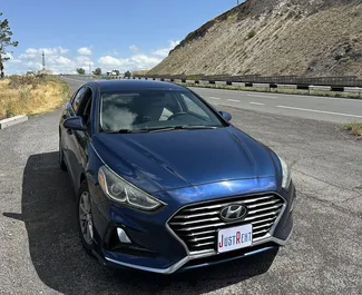 Vooraanzicht van een huurauto Hyundai Sonata in Jerevan, Armenië ✓ Auto #8183. ✓ Transmissie Automatisch TM ✓ 3 beoordelingen.