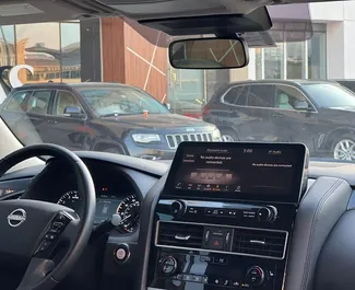 Benzine motor van 3,5L van Nissan Patrol 2024 te huur in Dubai.