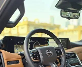 Benzine motor van 3,5L van Nissan Patrol 2025 te huur in Dubai.