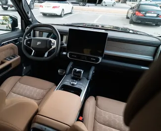 Interieur van Jetour T2 te huur in de VAE. Een geweldige auto met 5 zitplaatsen en een Automatisch transmissie.