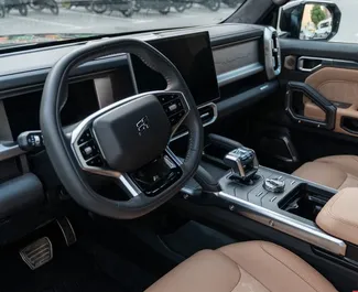 Verhuur Jetour T2. Premium, SUV Auto te huur in de VAE ✓ Borg van Zonder Borg ✓ Verzekeringsmogelijkheden TPL.