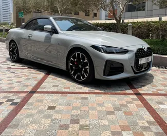 Vooraanzicht van een huurauto BMW 430 M Sport Cabrio in Dubai, Verenigde Arabische Emiraten ✓ Auto #14508. ✓ Transmissie Automatisch TM ✓ 2 beoordelingen.