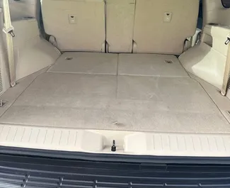 Verhuur Toyota Land Cruiser 300. Premium, SUV Auto te huur in de VAE ✓ Borg van Zonder Borg ✓ Verzekeringsmogelijkheden TPL.