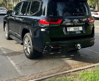 Toyota Land Cruiser 300 2024 met Aandrijving op alle wielen systeem, beschikbaar in Dubai.