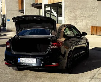 Benzine motor van 2,0L van Hyundai Elantra 2020 te huur in Tbilisi.