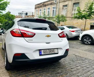 Benzine motor van 1,4L van Chevrolet Cruze 2017 te huur in Tbilisi.