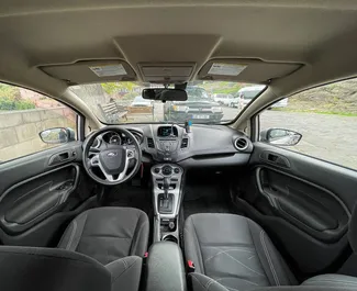 Ford Fiesta 2015 beschikbaar voor verhuur in Tbilisi, met een kilometerlimiet van onbeperkt.