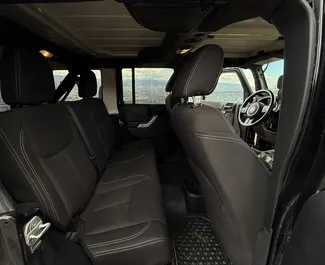 Jeep Wrangler Rubicon 2016 met Aandrijving op alle wielen systeem, beschikbaar in Tbilisi.