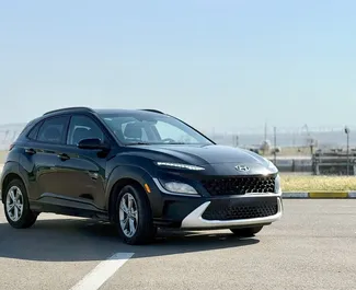 Vooraanzicht van een huurauto Hyundai Kona in Tbilisi, Georgië ✓ Auto #14560. ✓ Transmissie Automatisch TM ✓ 0 beoordelingen.