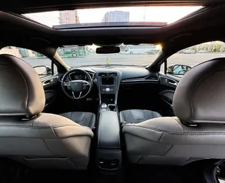 Diesel motor van 2,7L van Ford Fusion Sedan 2018 te huur in Tbilisi.